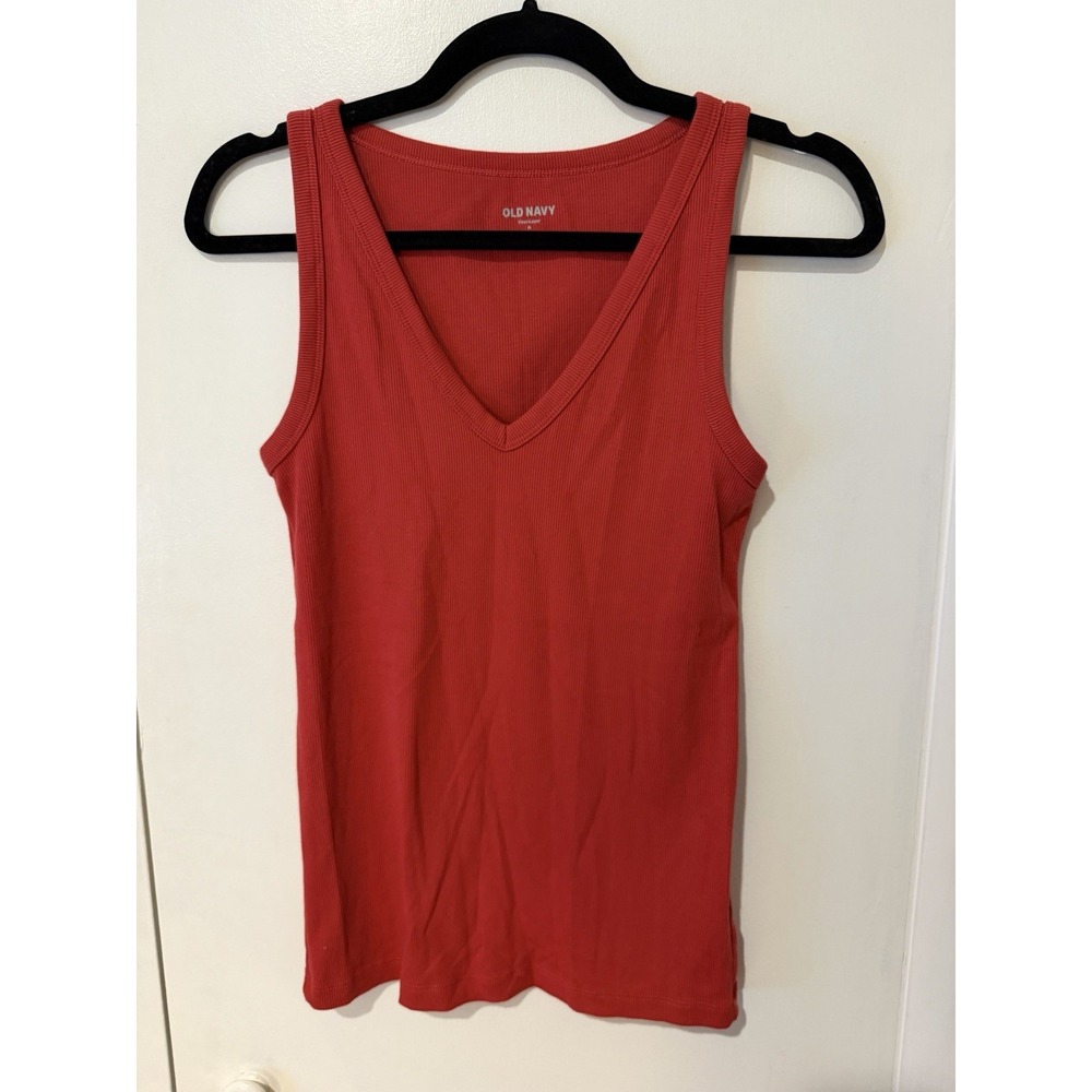 Old Navy Tank Top Womens Size Medium Red Sleeveless Shirt Stretch First Layer